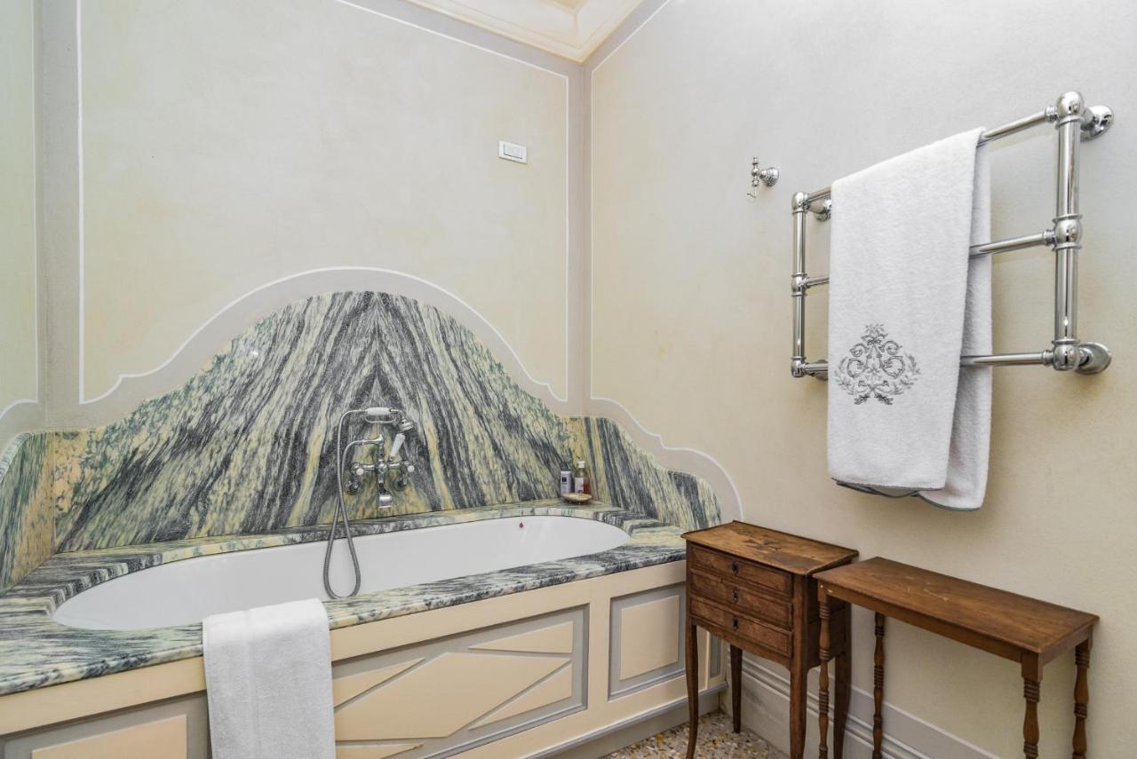 Lussuosa Villa Sulle Sponde Dello Splendido Lago Di Como Torno Esterno foto